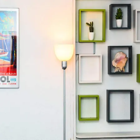 For 2 People Apartment Six-Fours-les-Plages
